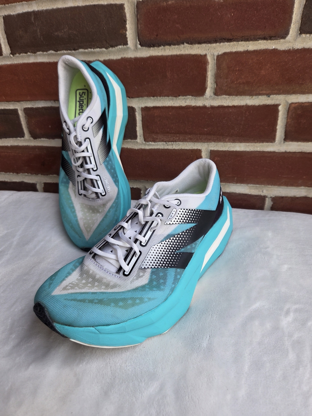 New Balance FuelCell SuperComp Elite v4 Women’s 8 Cyber Jade Running Shoes